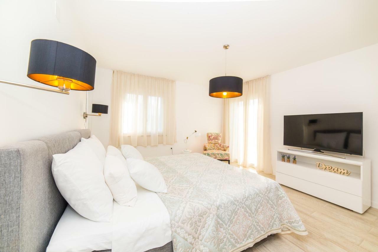 Villa Eni Primosten Bagian luar foto
